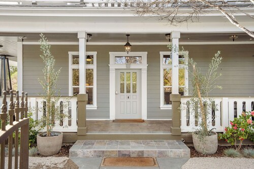 Bungalow #6 by Polo House and Bungalows