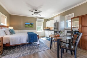 1 Schlafzimmer, Schreibtisch, Bügeleisen/Bügelbrett, kostenloses WLAN