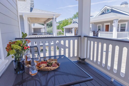 Bungalow #6 by Polo House and Bungalows