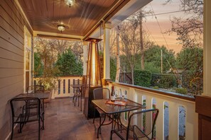 Outdoor dining - Bungalow #6 by Polo House and Bungalows (Santa Ynez)