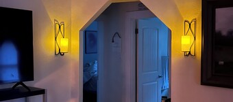 SLEEPS 4+ HOT TUB.ROANOKE RIVER BIKE TRAILS PET FRIENDLY 