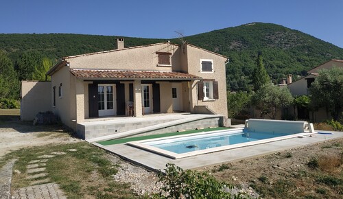 BANON: Maison de l'Orge - 2 bedrooms - 4 people - pool - 1 bathroom