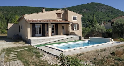 BANON: Maison de l'Orge - 2 bedrooms - 4 people - pool - 1 bathroom