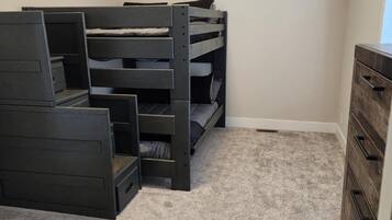 3 bedrooms, iron/ironing board, free WiFi, bed sheets