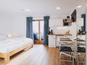 1 bedroom, travel crib, free WiFi, bed sheets