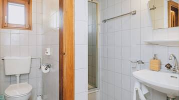 Dusche, Handtücher, Toilettenpapier