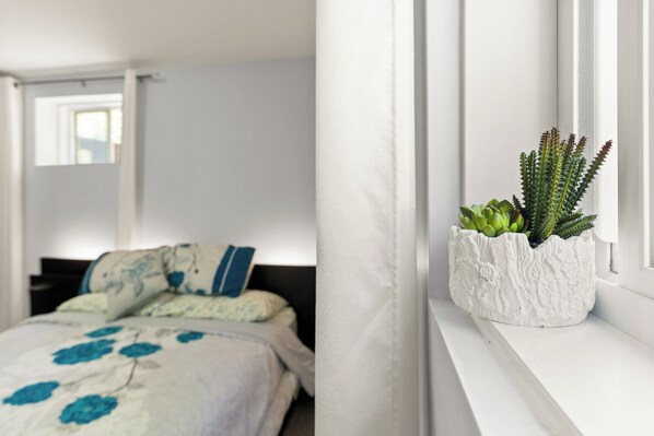 2 soverom, skrivebord og wi-fi (inkludert)