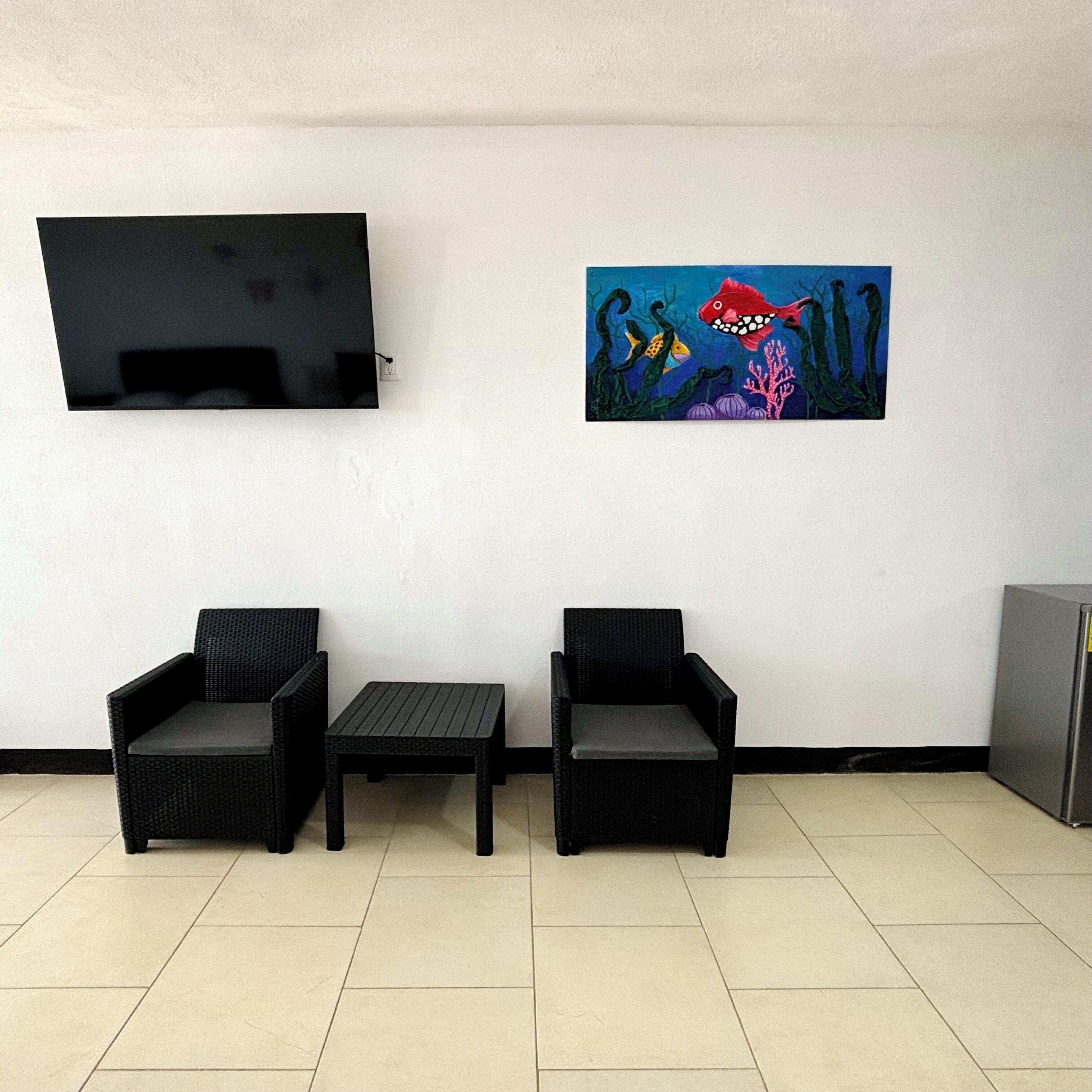 Phòng 3, quang cảnh một góc biển | Khu phòng khách | TV màn hình phẳng 32-inch có truyền hình kỹ thuật số 