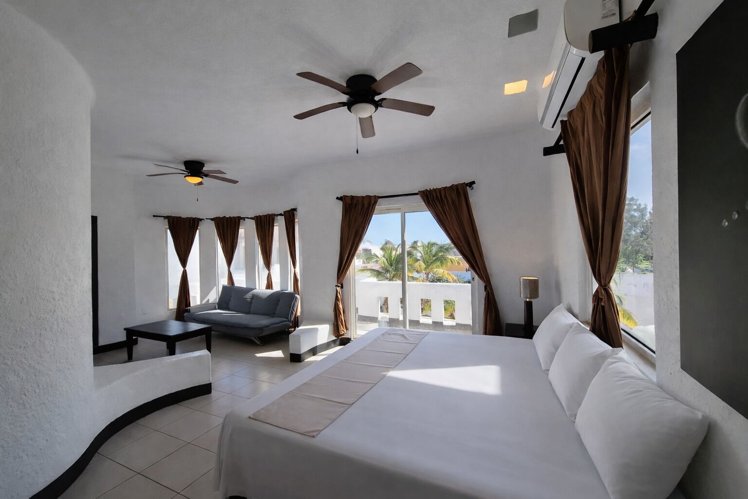 واي فاي مجانًا وملاءات أسرّة