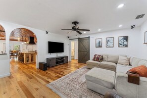 Exterior - JAKY HOME (Charlotte)