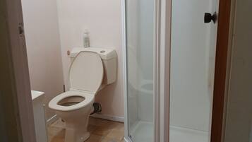 Dusche, Handtücher, Seife, Toilettenpapier