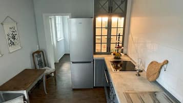 Kühlschrank, Ofen, Herdplatte, Geschirrspüler
