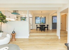 Interior - Luxury Beach House Newport Beach (Newport Beach)