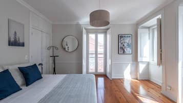 3 bedrooms, iron/ironing board, Internet, bed sheets