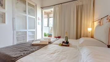 4 habitaciones, cortinas blackout, wifi gratis y ropa de cama