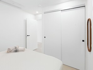 1 室のベッドルーム、アイロン / アイロン台、インターネット、ベッドシーツ