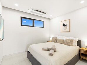 1 bedroom, iron/ironing board, internet, bed sheets