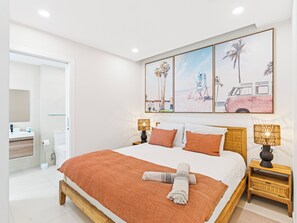 2 habitaciones, tabla de planchar con plancha, internet y ropa de cama 