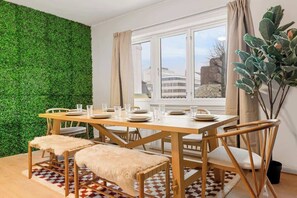 Dining - 5 Min From Torget I Nearby Coast I Newly Furnished (Bergenhus)
