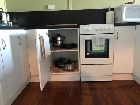 Cribs/infant beds - Beachend Bicheno (Bicheno)