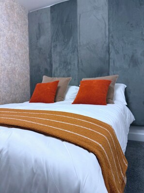 2 chambres, fer et planche à repasser, Wi-Fi gratuit, draps fournis