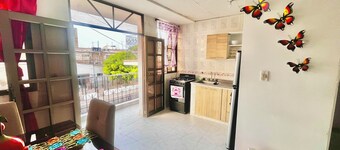 Apartamento cerca al mar, 2 habitaciones con aire acondicionado