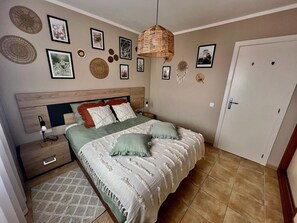 2 bedrooms, iron/ironing board, free WiFi, bed sheets
