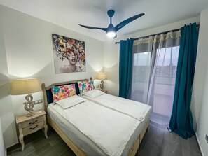 1 habitación, tabla de planchar con plancha, wifi gratis y ropa de cama 