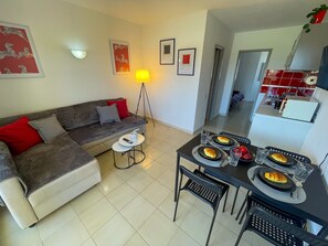 TV - Casita Bonita – Bouganville Residence (Costa de Antigua)
