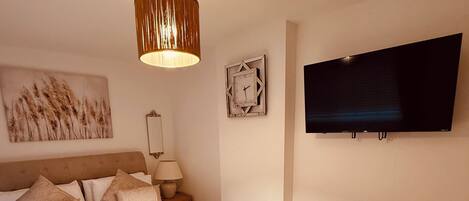 2 多间卧室、熨斗/熨衣板、旅行婴儿床、WiFi