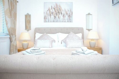 5 min walk to Seaton Sluice beach (Special price for single room)