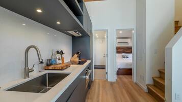 冰箱、微波炉、烤箱、炉灶