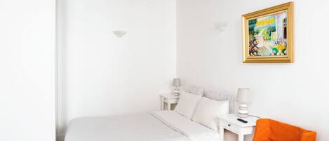 1 chambre, fer et planche à repasser, Wi-Fi, draps fournis