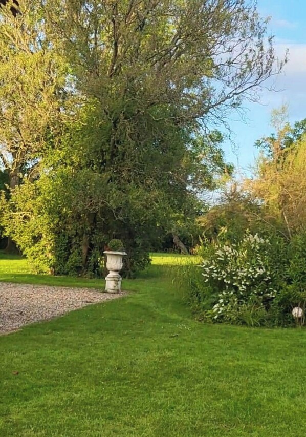 House | Property grounds - Beautiful Self Contained Cottages in Westbury (Trowbridge)