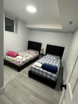 2 bedrooms, desk, iron/ironing board, free WiFi