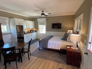 1 soverom, strykejern/-brett, wi-fi (inkludert) og sengetøy