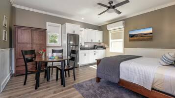 1 bedroom, desk, iron/ironing board, free WiFi