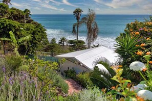 Property grounds - Miles Davis Oceanfront Retreat (Malibu)
