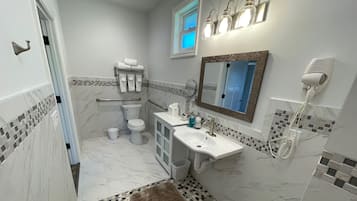 Hårføner og håndklær