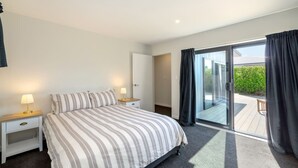 3 chambres, fer et planche à repasser, Wi-Fi, draps fournis
