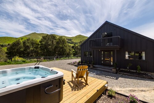 Farmhouse Retreat, Longbush