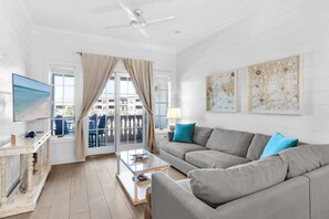 Televisión y oficina 