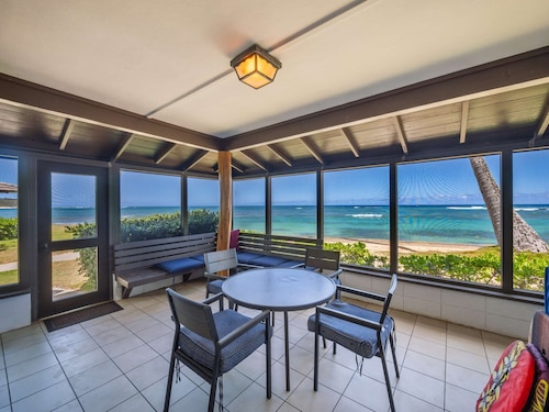 Island Jewel — Ocean Front North Shore Paradise