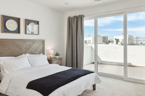3 bedrooms, desk, iron/ironing board, free WiFi