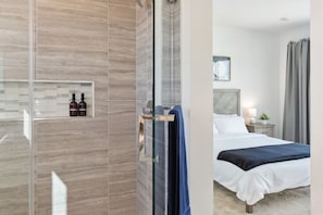 3 Schlafzimmer, Schreibtisch, Bügeleisen/Bügelbrett, kostenloses WLAN