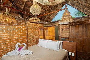 Casa de campo, 1 cama de matrimonio grande | 1 dormitorio, cortinas opacas, tabla de planchar con plancha