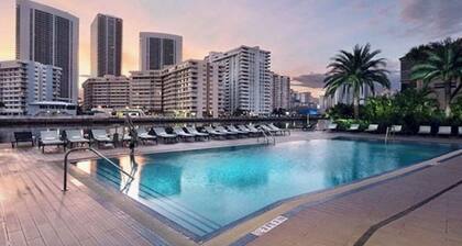 Modern Studio/Hotel condo with private Balcony