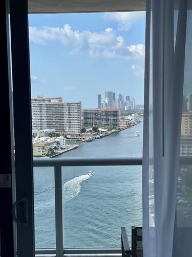 Modern Studio/Hotel condo with private Balcony