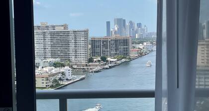 Modern Studio/Hotel condo with private Balcony