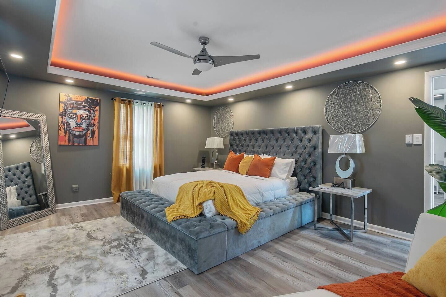 2 slaapkamers, een bureau, een strijkplank/strijkijzer, gratis wifi